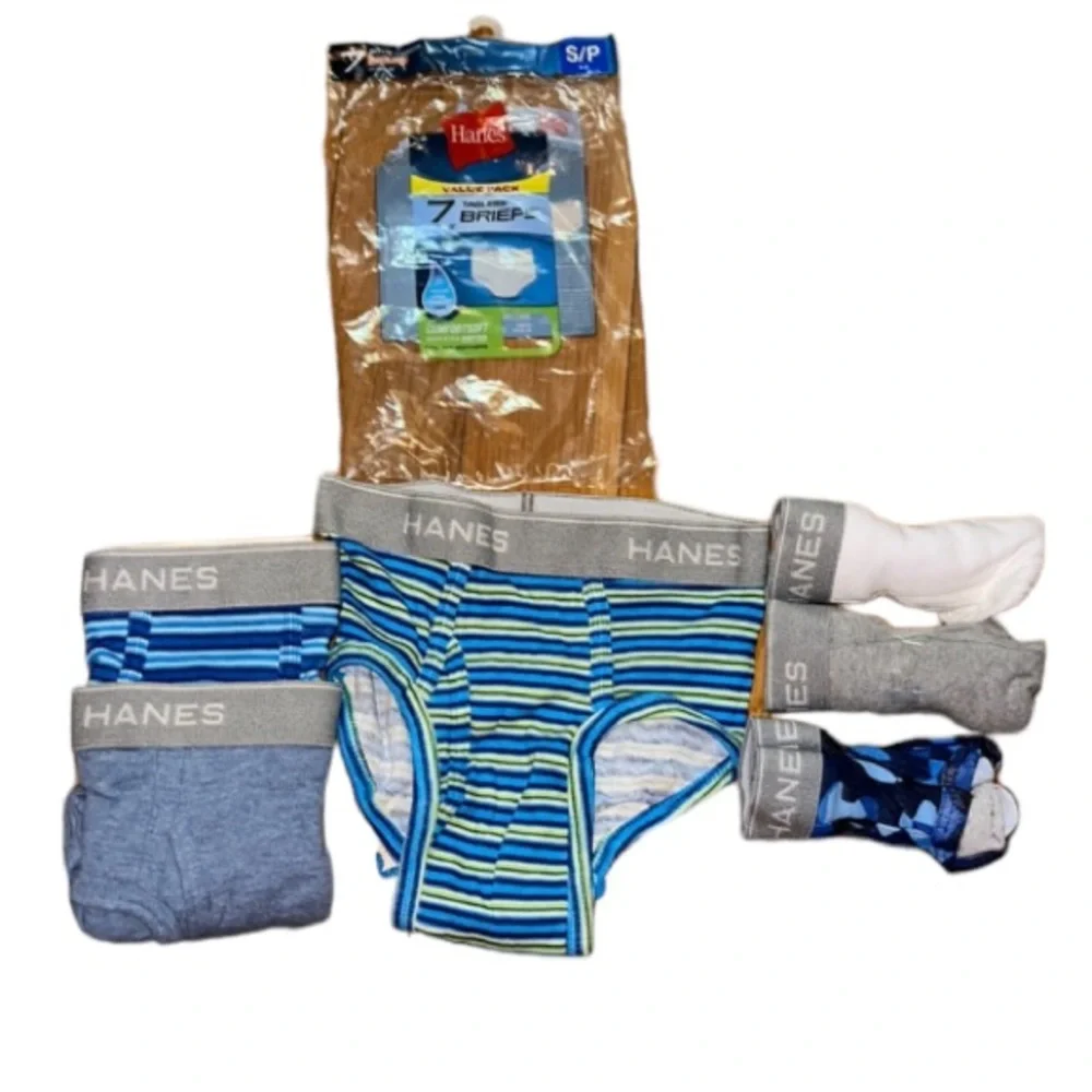 Hanes boys Six Pack Of Tagless Briefs (Assorted)